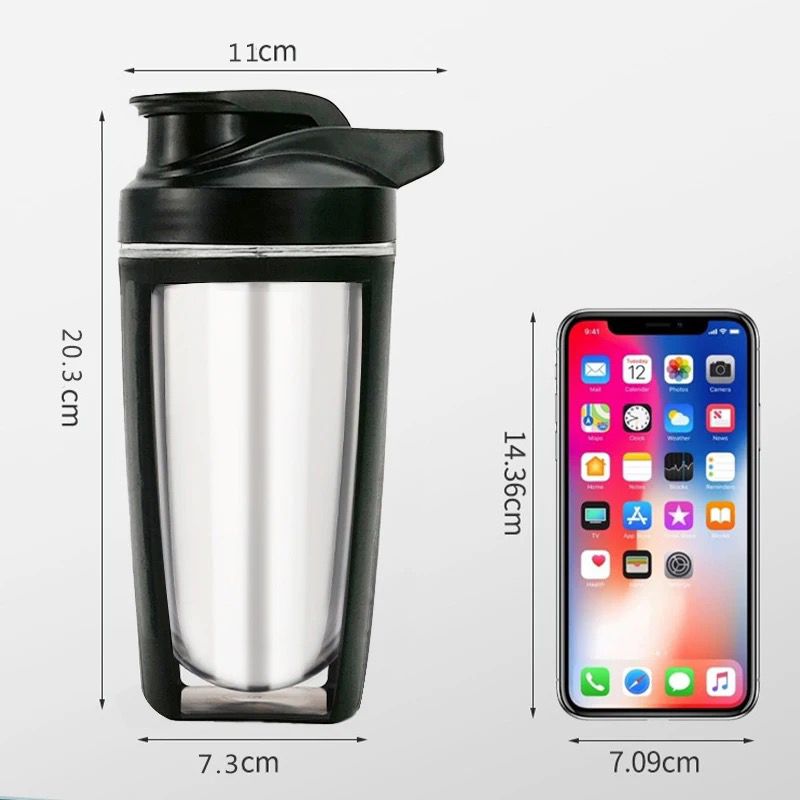 Plastic shaker bottle with lid
