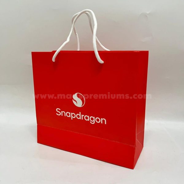 Promote your business affordably with custom paper bag murah ideal for giveaways or store packaging order today to enjoy low prices