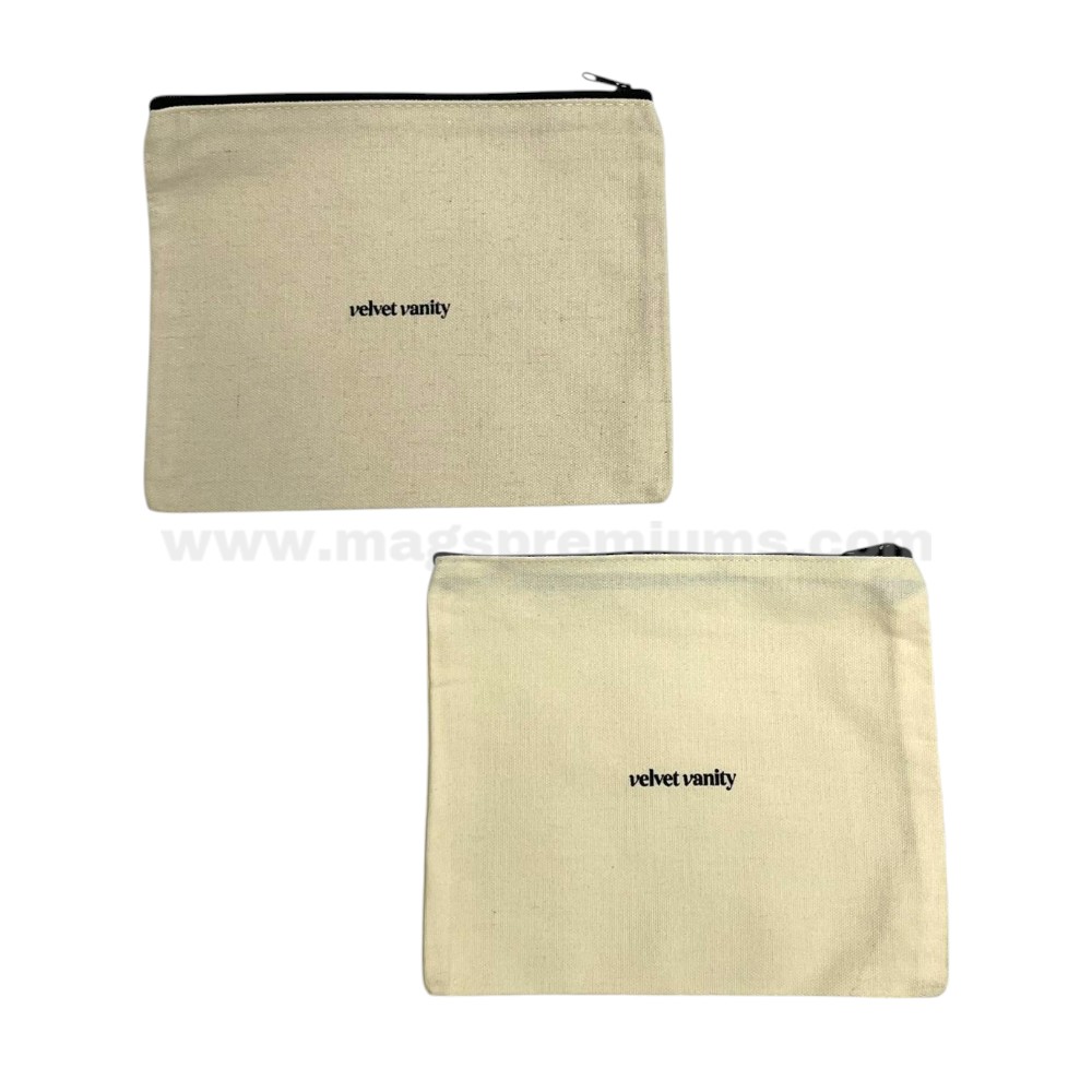 Natural cotton zipper cosmetic pouch with minimalist logo printing, suitable for travel essentials, makeup storage, stationery, and corporate gifts.