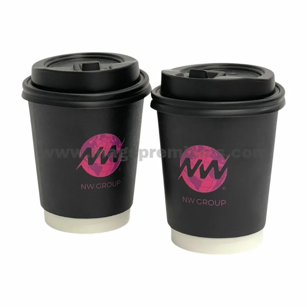 Printed disposable coffee cups with custom logo branding in black paper cup design, featuring matching sip-through lids for takeaway beverages, cafés, events, and promotional campaigns.