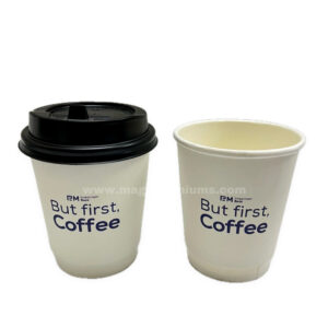Printed disposable paper coffee cups with black lids